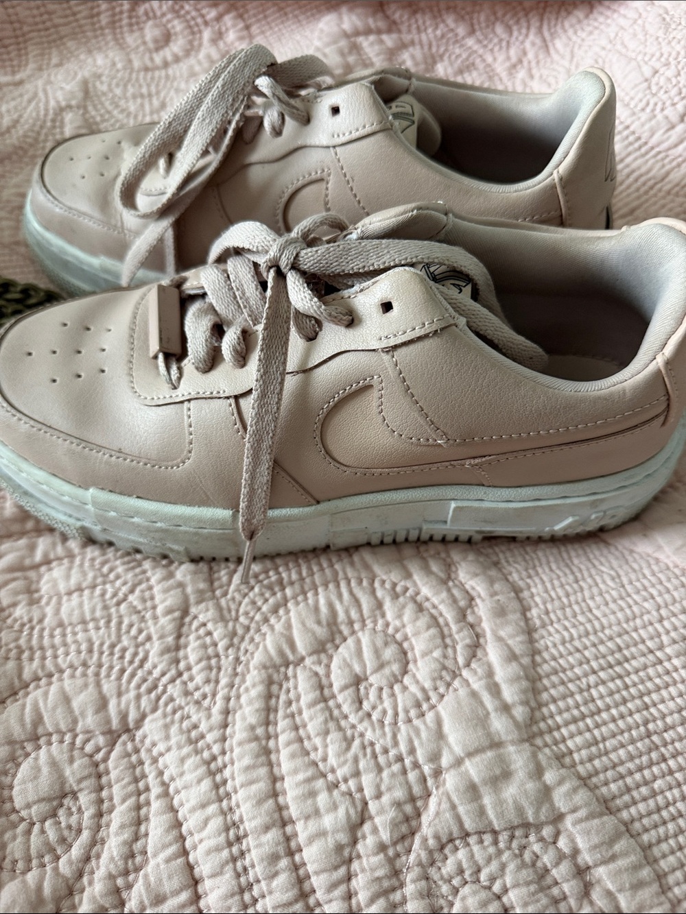 Nike woman’s  Low-Top Sneakers in Soft Pink